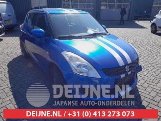 Coche siniestrado Suzuki Swift Swift (ZA/ZC/ZD), Hatchback, 2010 / 2017 1.2 16V 2012/4