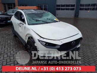 Vrakbiler auto Mazda CX-30 CX-30 (DM), SUV, 2019 2.0 e-SkyActiv-G 122 16V 2020/5