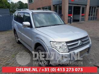 Uttjänta bilar auto Mitsubishi Pajero Pajero Hardtop (V8/9), Terreinwagen, 2007 3.2 DI-D 16V Autom. 2009/2