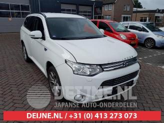 Sloopauto Mitsubishi Outlander Outlander (GF/GG), SUV, 2012 / 2022 2.0 16V PHEV 4x4 2013/12