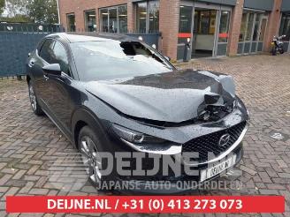 Vrakbiler auto Mazda CX-30 CX-30 (DM), SUV, 2019 2.0 e-SkyActiv-G 122 16V 2021/9
