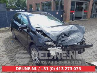 Vrakbiler auto Toyota Auris Touring Sports Auris Touring Sports (E18), Combi, 2013 / 2018 1.8 16V Hybrid 2013/10