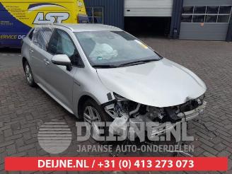 Vrakbiler auto Suzuki Swace Swace, Combi 5-drs, 2020 1.8 16V Hybrid 2022/3
