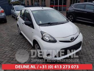 Vrakbiler auto Toyota Aygo Aygo (B10), Hatchback, 2005 / 2014 1.0 12V VVT-i 2013/10