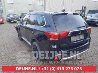 Mitsubishi Outlander Outlander (GF/GG), SUV, 2012 / 2022 2.0 16V PHEV 4x4 picture 5