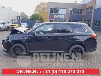 Mitsubishi Outlander Outlander (GF/GG), SUV, 2012 / 2022 2.0 16V PHEV 4x4 picture 4