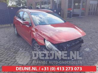 Vrakbiler auto Hyundai I-30 i30 Wagon (PDEF), Combi, 2017 1.4 T-GDI 16V 2017/11