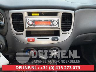 Kia Rio Rio II (DE), Hatchback, 2005 / 2011 1.4 16V picture 18