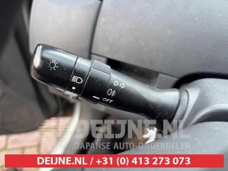 Toyota Yaris Yaris II (P9), Hatchback, 2005 / 2014 1.3 16V VVT-i picture 12