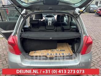 Toyota Yaris Yaris II (P9), Hatchback, 2005 / 2014 1.3 16V VVT-i picture 19