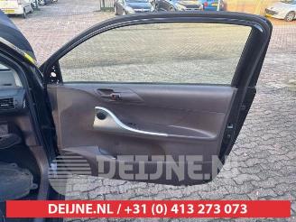 Toyota iQ iQ, Hatchback 3-drs, 2009 / 2015 1.0 12V VVT-i picture 16