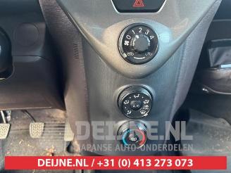 Toyota iQ iQ, Hatchback 3-drs, 2009 / 2015 1.0 12V VVT-i picture 10