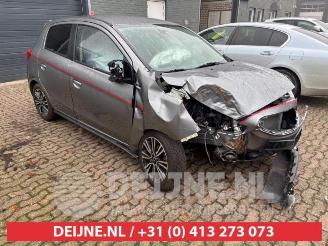 krockskadad bil auto Mitsubishi Space-star Space Star (A0), Hatchback, 2012 1.2 12V 2016/10