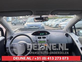 Toyota Yaris Yaris II (P9), Hatchback, 2005 / 2014 1.0 12V VVT-i picture 24