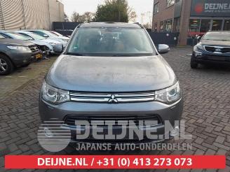 Mitsubishi Outlander Outlander (GF/GG), SUV, 2012 / 2022 2.0 16V PHEV 4x4 picture 2