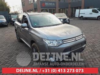 Dezmembrări autoturisme Mitsubishi Outlander Outlander (GF/GG), SUV, 2012 / 2022 2.0 16V PHEV 4x4 2013/12