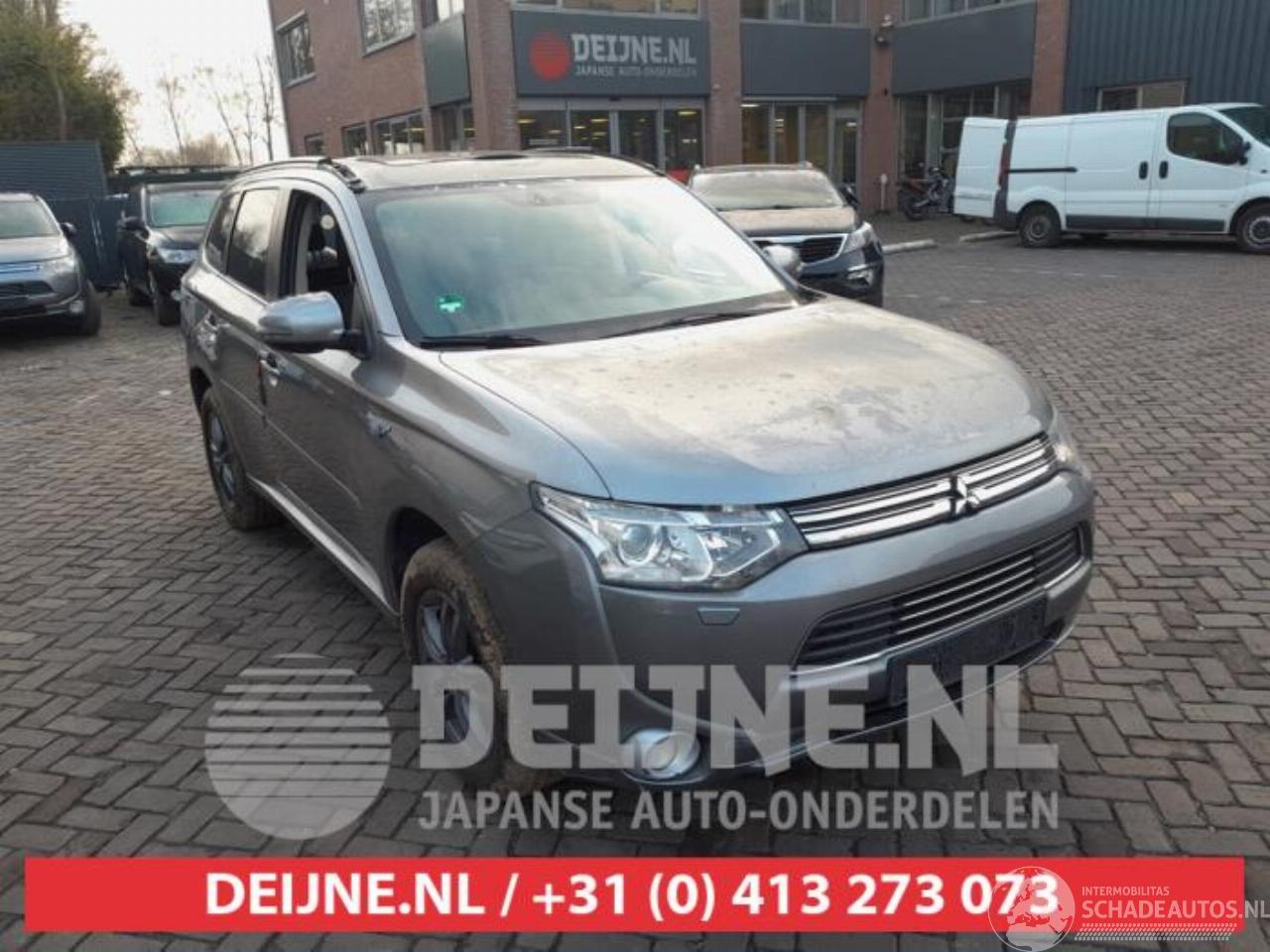 Mitsubishi Outlander Outlander (GF/GG), SUV, 2012 / 2022 2.0 16V PHEV 4x4