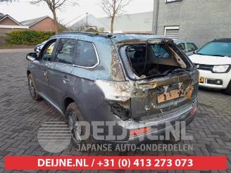 Mitsubishi Outlander Outlander (GF/GG), SUV, 2012 / 2022 2.0 16V PHEV 4x4 picture 5