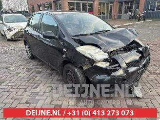 disassembly passenger cars Toyota Yaris Yaris II (P9), Hatchback, 2005 / 2014 1.0 12V VVT-i 2010/10