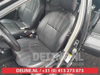 Toyota Yaris Yaris II (P9), Hatchback, 2005 / 2014 1.3 16V VVT-i picture 15