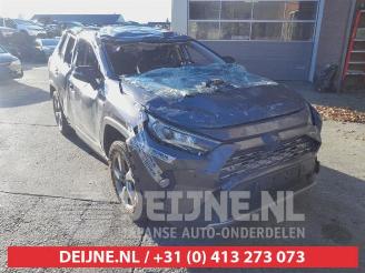 Vrakbiler auto Toyota Rav-4 RAV4 (A5), Terreinwagen, 2018 2.5 Hybrid 16V 2020/10