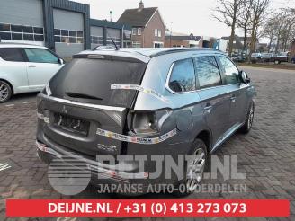 Mitsubishi Outlander Outlander (GF/GG), SUV, 2012 / 2022 2.0 16V PHEV 4x4 picture 7