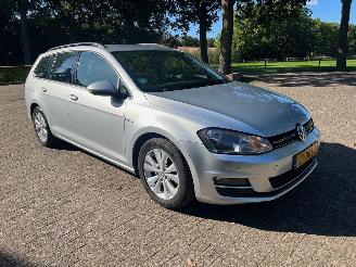 uszkodzony samochody osobowe Volkswagen Golf Variant 1.0 tsi Comfortline 2016/6