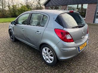 Opel Corsa 1.2i Edition Automaat picture 4