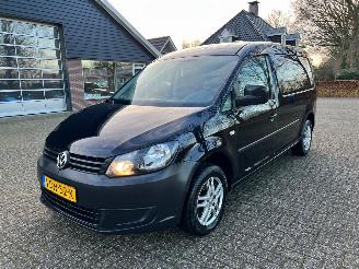 krockskadad bil bedrijf Volkswagen Caddy maxi 1.6 tdi 75kw 2014/8