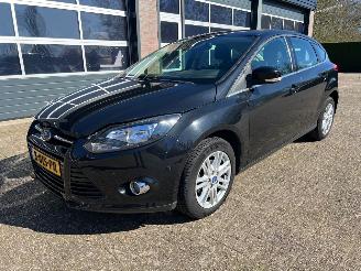 krockskadad bil auto Ford Focus 1.0 Ecoboost Titanium 2013/2