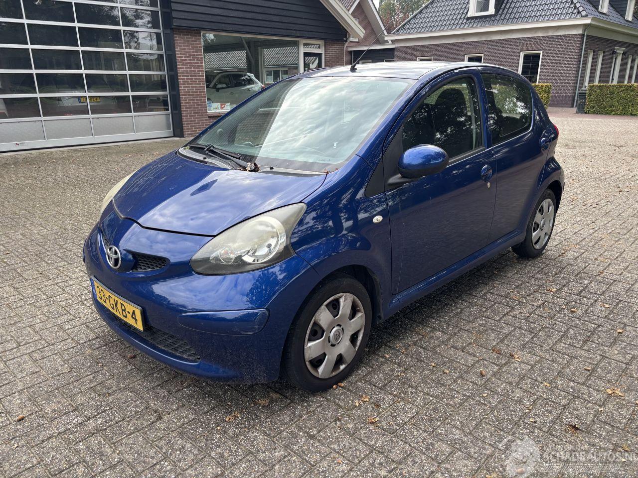 Toyota Aygo 5drs airco (werkt)