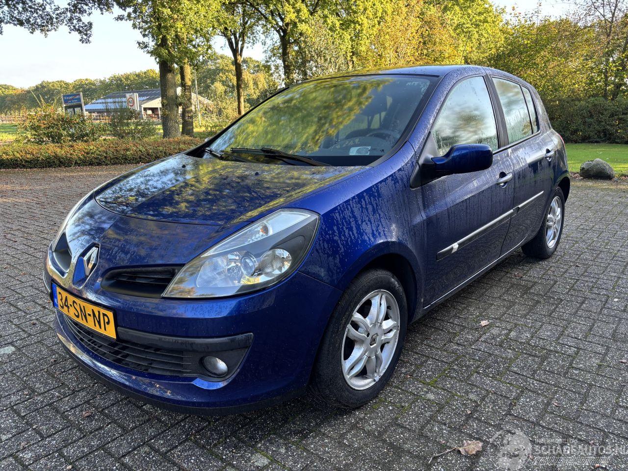 Renault Clio 1.4 16v Dynamique Line