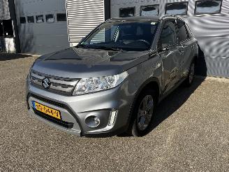 Schadeauto Suzuki Vitara 1.6i NAVI / CAMERA / CRUISE / TREKHAAK 2015/10