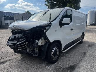 Schade bestelwagen Renault Trafic 2.0 DCI L1 H1 AIRCO / CRUISE / NAVI / PDC / TREKHAAK 2021/6