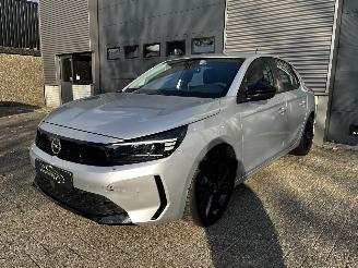 Schadeauto Opel Corsa 1.2 TURBO / AUTOMAAT / CRUISE / PDC 2024/9