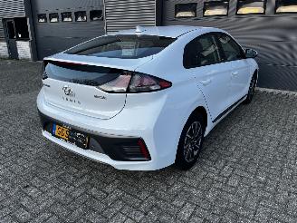 Hyundai Ioniq COMFORT EV 38kwH CAMERA / NAVI / CRUISE / PDC picture 25