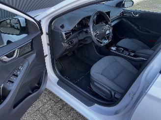 Hyundai Ioniq COMFORT EV 38kwH CAMERA / NAVI / CRUISE / PDC picture 8