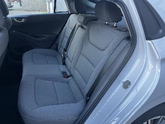 Hyundai Ioniq COMFORT EV 38kwH CAMERA / NAVI / CRUISE / PDC picture 10