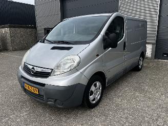 Unfallwagen Opel Vivaro 2.0 CDTI L1 H1 AIRCO / CRUISE / NAVI / TREKHAAK 2011/3