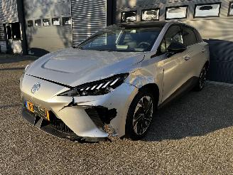 Damaged car MG MG4 ELECTRIC LUXURY 64Kwh 2023/6