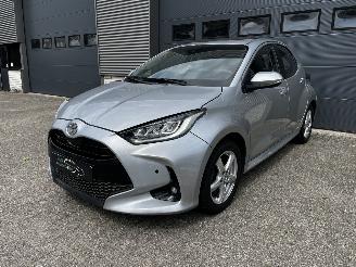 skadebil auto Toyota Yaris VVT-I AIRCO / CRUISE / NAVI / CAMERA / STOELVERW 2023/6