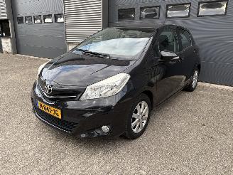 krockskadad bil auto Toyota Yaris 1.3 VVT-i AIRCO 2014/9