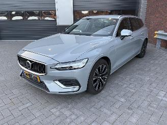 Schadeauto Volvo V-60 2.0 T6 Plug-in Hybrid AWD Plus Bright 2024/10
