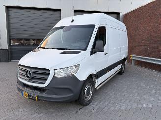 krockskadad bil bedrijf Mercedes Sprinter 317 CDI L2 H2 AUTOMAAT / CRUISE / NAVI / CAMERA 2021/2