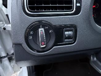 Volkswagen Polo 1.0i SOUND / CLIMA / NAVI / PDC picture 16