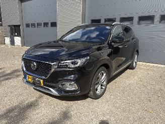 Damaged car MG EHS 1.5 TGDI PLUG IN / LEER / PANO / CRUISE / CAMERA 2022/5
