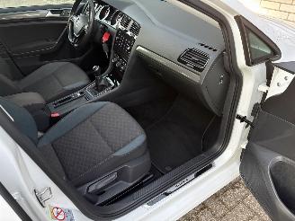 Volkswagen Golf 1.6 TDI NAVI / CRUISE / PDC / CLIMA picture 6