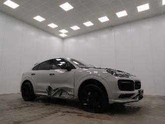 krockskadad bil auto Porsche Cayenne Coupe 4.0 GTS Techart 2020/9