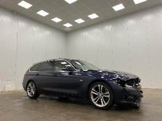 damaged passenger cars BMW 3-serie Touring 328i Autom. Exe Panoramadak Navi 2015/2