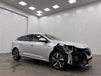 Unfallwagen Renault Mégane Estate 1.3 TCe Autom. Bose Navi Clima 2019/9